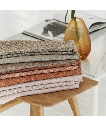 Kinmel Fabric Petra Stone rembourrage situé sous