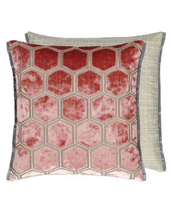 DG Manipur Coral Velvet Cushion en stock